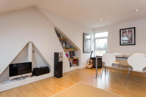  1 Bedroom Flat Sleeps 4 in Brockley  Лондон